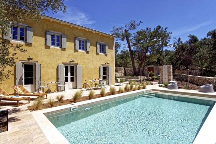 flagstones_limestones_Damask for Dodo darling_paxoi greece