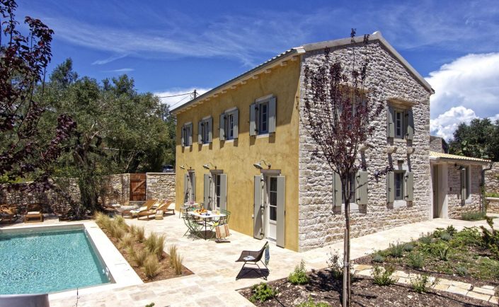 flagstones_limestones_Damask for Dodo darling_paxoi greece