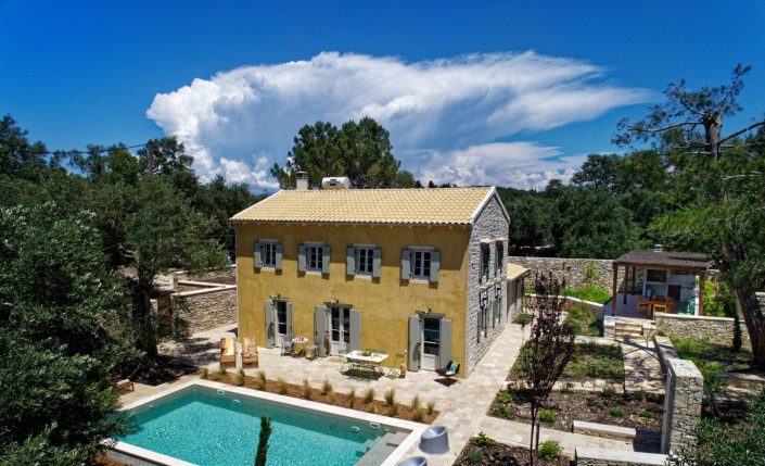 flagstones_limestones_Damask for Dodo darling_paxoi greece