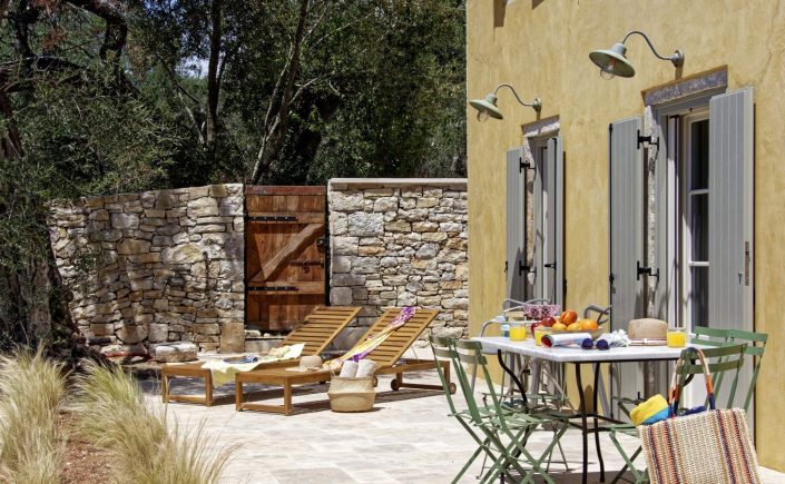 flagstones_limestones_Damask for Dodo darling_paxoi greece