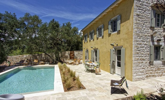 flagstones_limestones_Damask for Dodo darling_paxoi greece
