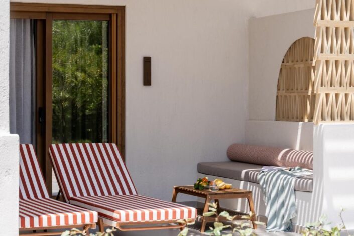 klostra CYCLADES_Domes Island Skiathos_Damask_6