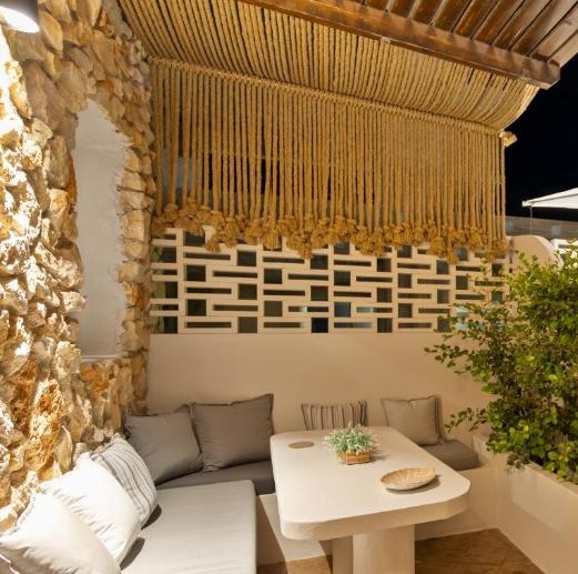 tsimentenia kostra_SLOT_Erga Damask_ARTCHROMA House_fp