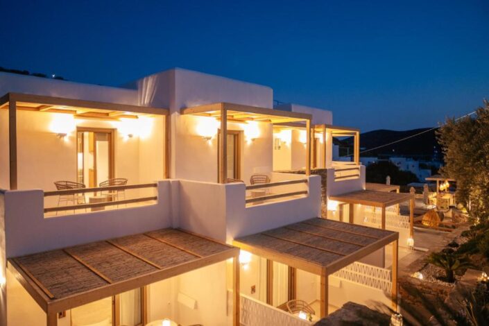 klostra-CYCLADES_Damask_MILES-AWAY-RESIDENCIES_SIFNOS