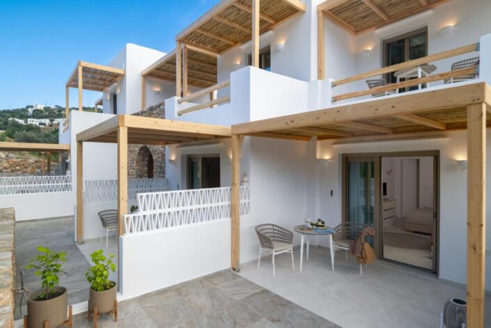 klostra-CYCLADES_Damask_MILES-AWAY-RESIDENCIES_SIFNOS