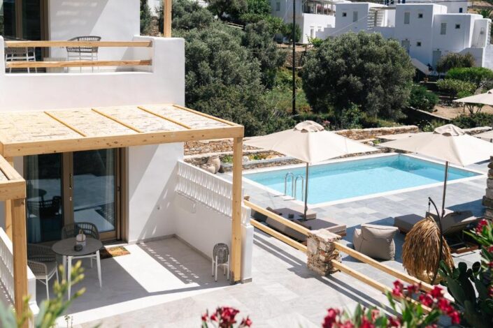 klostra-CYCLADES_Damask_MILES-AWAY-RESIDENCIES_SIFNOS