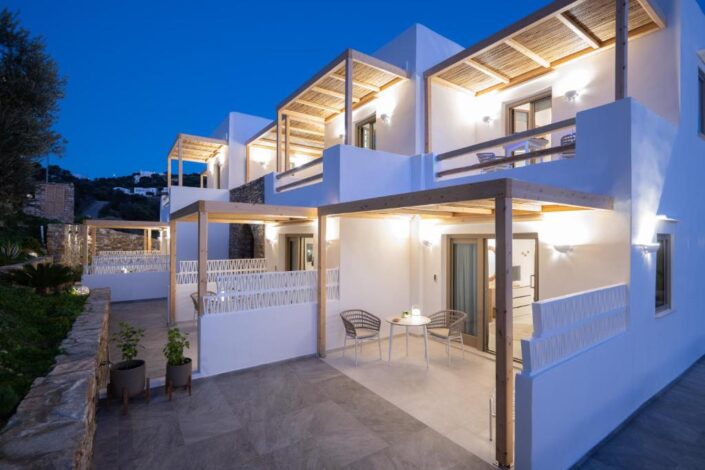 klostra-CYCLADES_Damask_MILES-AWAY-RESIDENCIES_SIFNOS