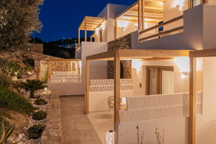 klostra-CYCLADES_Damask_MILES-AWAY-RESIDENCIES_SIFNOS