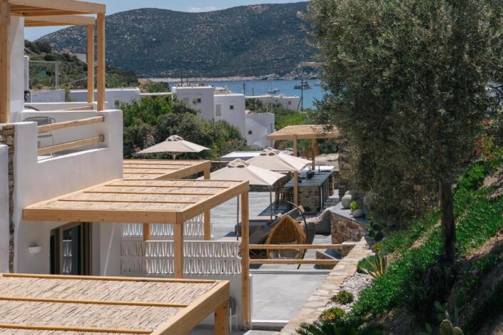 klostra-CYCLADES_Damask_MILES-AWAY-RESIDENCIES_SIFNOS